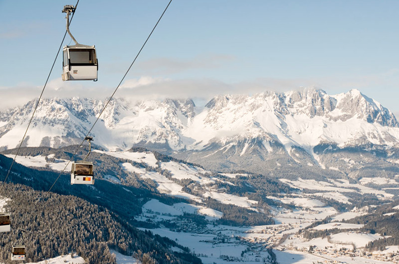 Taubane og Alpene i bakgrunnen.